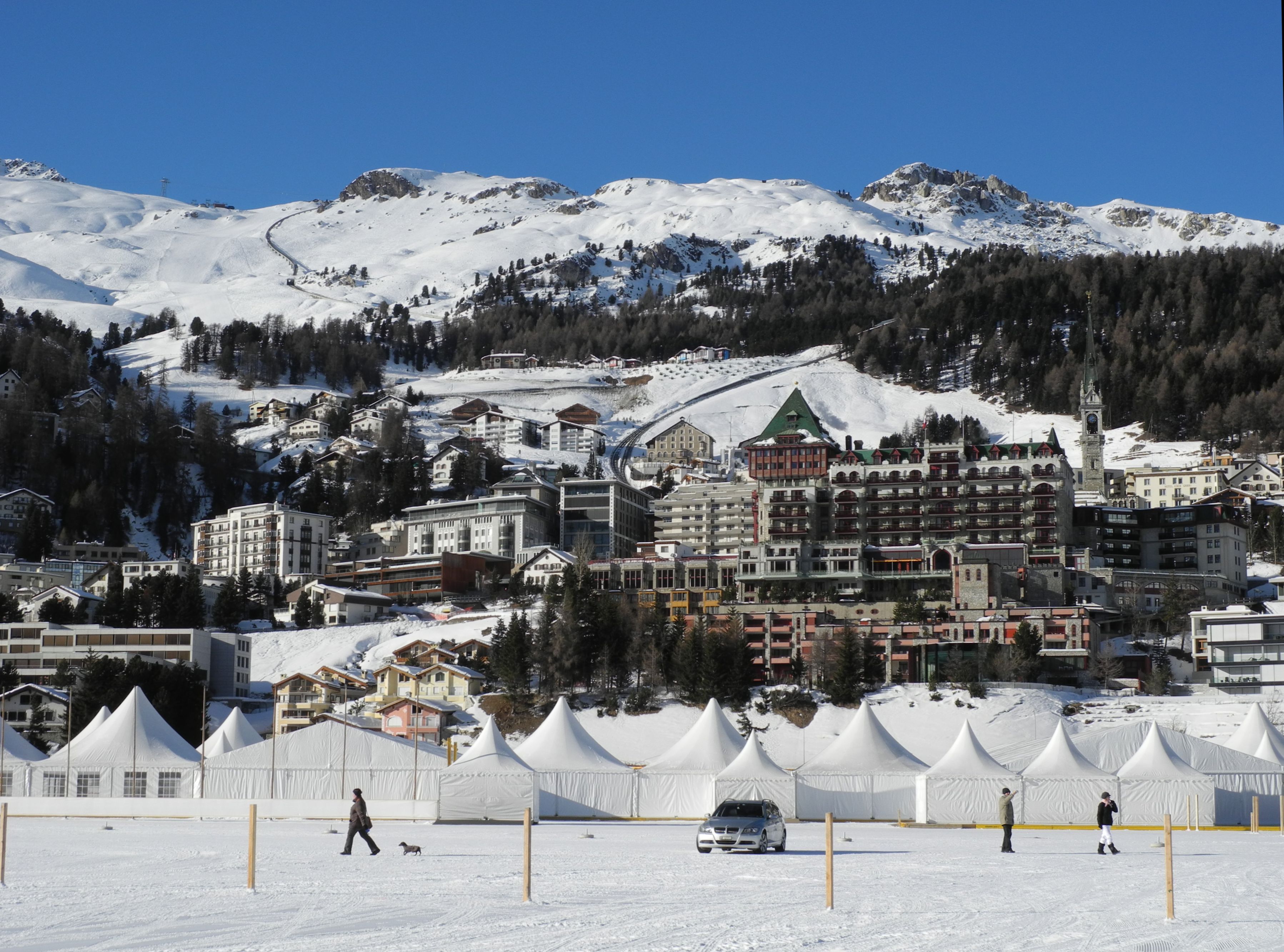 St moritz. Сент-Мориц Швейцария горнолыжный курорт. St Moritz курорт в Швейцарии. Санта Мориц Швейцария. Давос, Церматт, Санкт-Мориц в Швейцарии;.