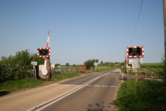 File:Swinderby Road Level Crossing - geograph.org.uk - 167879.jpg