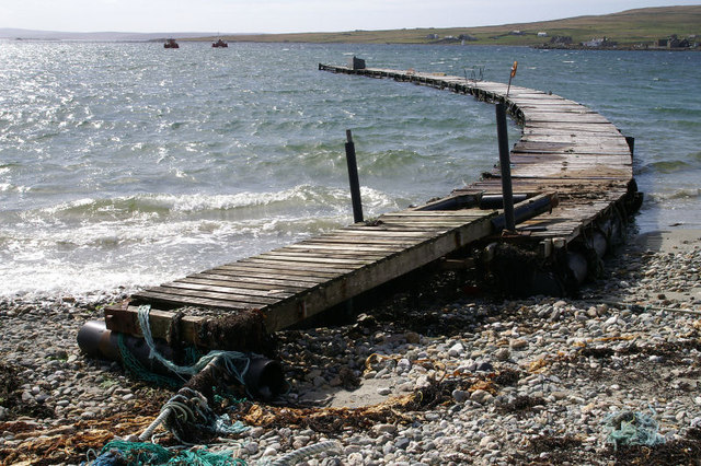 File:Temporary pier at Uyeasound - geograph.org.uk - 779332.jpg