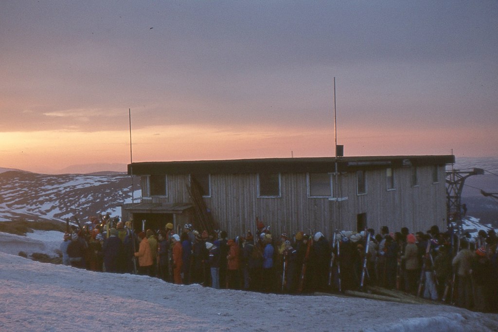 File:Top chairlift station, Cairn Gorm 1975 (geograph 4788148).jpg -  Wikipedia