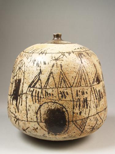 File:Vase with incised figurative decor of landscape with buildings, 1956-62.jpg