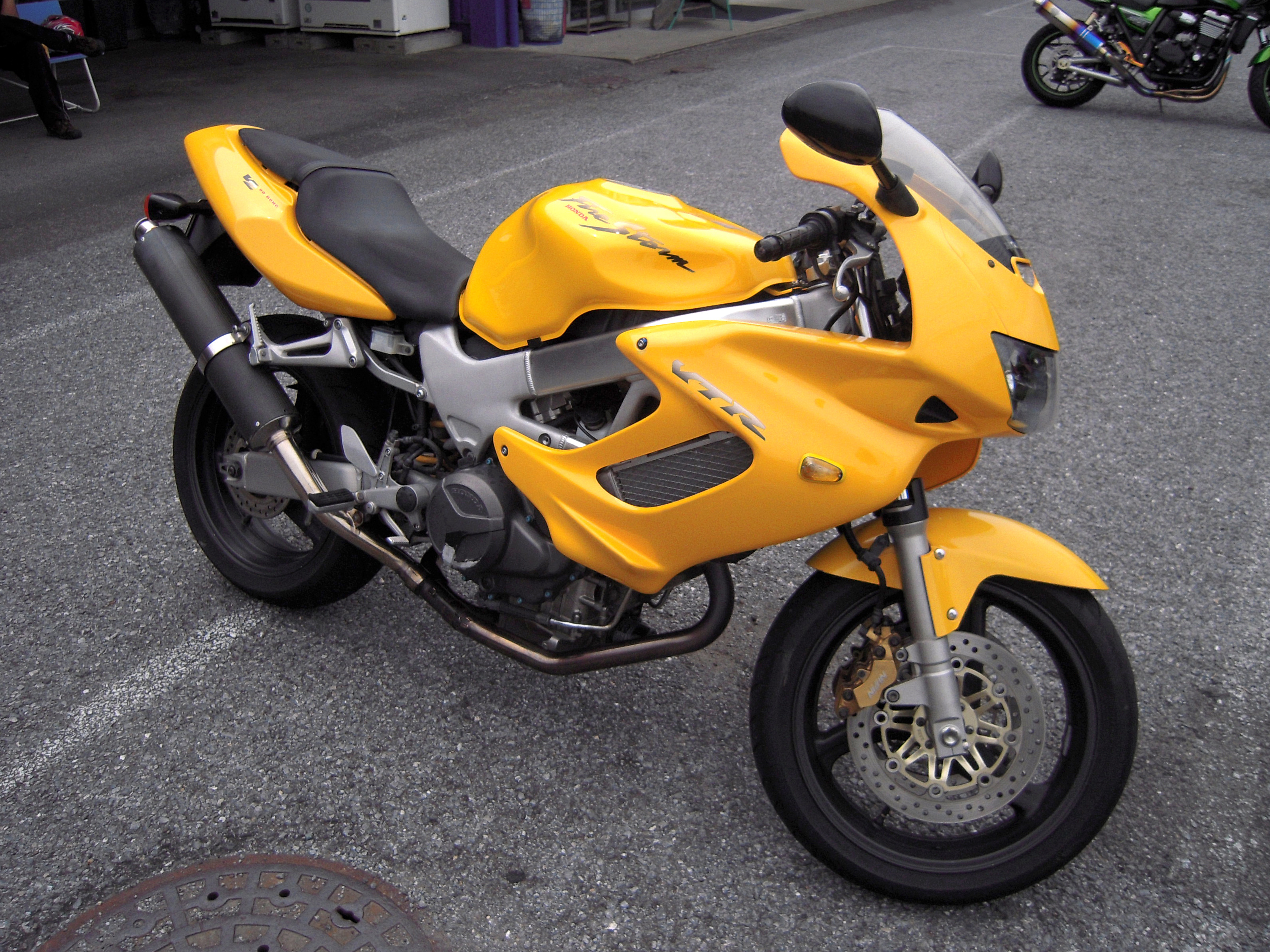 ホンダ・VTR1000F - Wikipedia