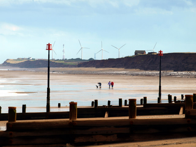 File:Walkers on the beach south of Withernsea - geograph.org.uk - 932221.jpg