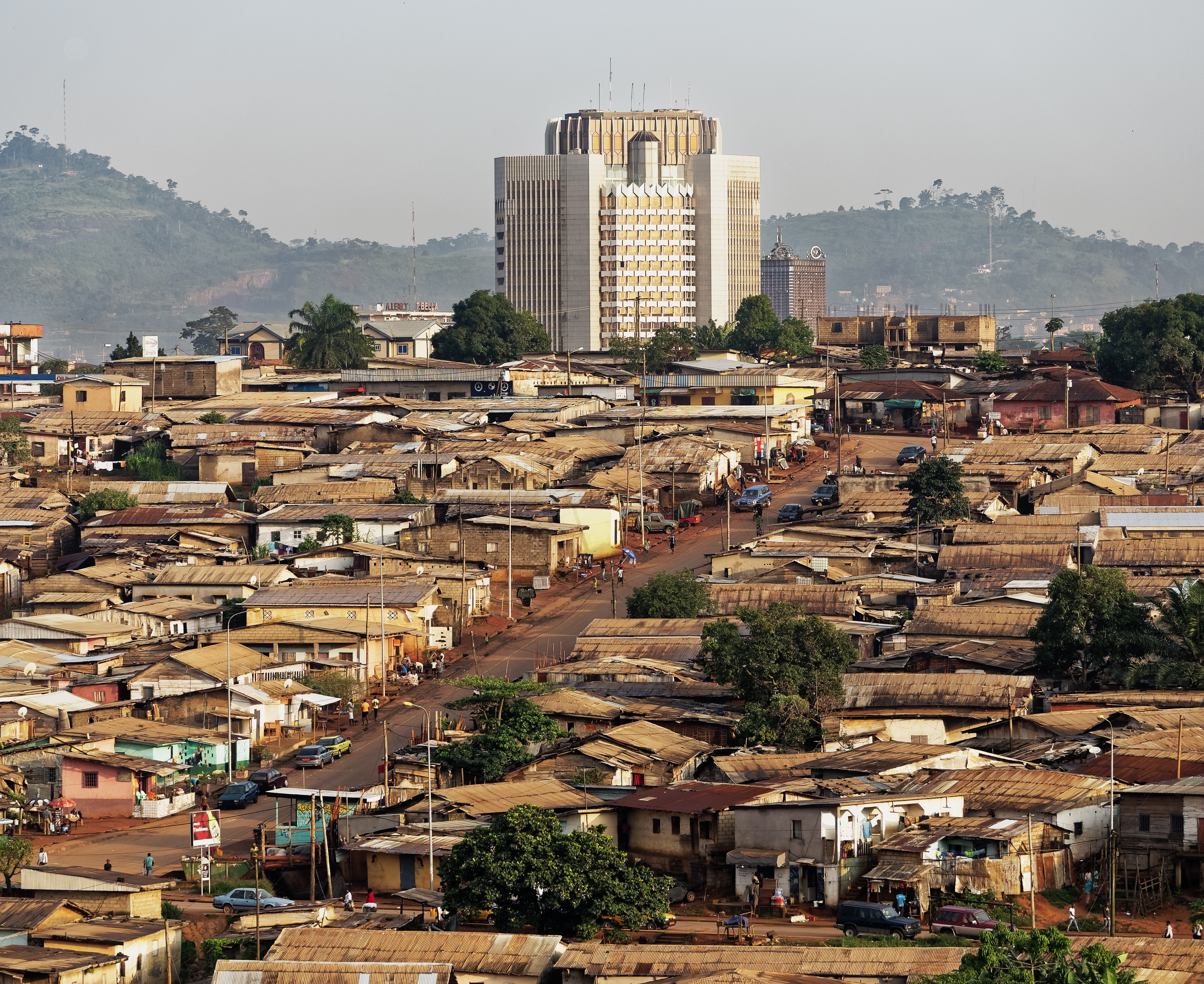 Африканская столица 5. Камерун столица Яунде. Яунде Авеню Кеннеди. Камерун Страна в Африке Яунде. Центральная Африка Камерун.