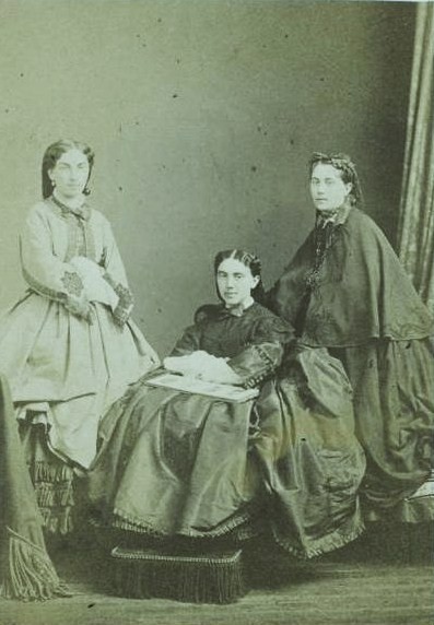 File:Alexandrine Doublet,Nathalie Fettenbonne,EliseVouheleff.jpg