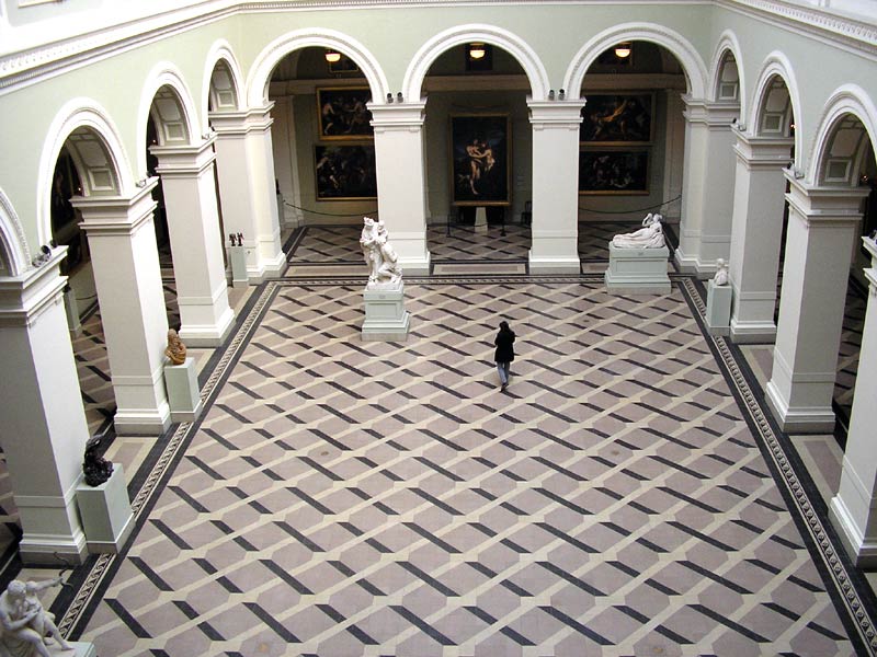 Archivo:Budapest, Interior of the Museum Fine Arts03.jpg