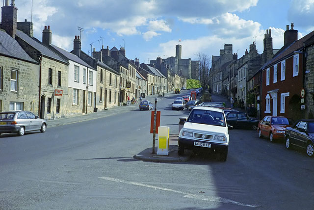 File:Castle Street, Warkworth, 1995 - geograph.org.uk - 1724817.jpg