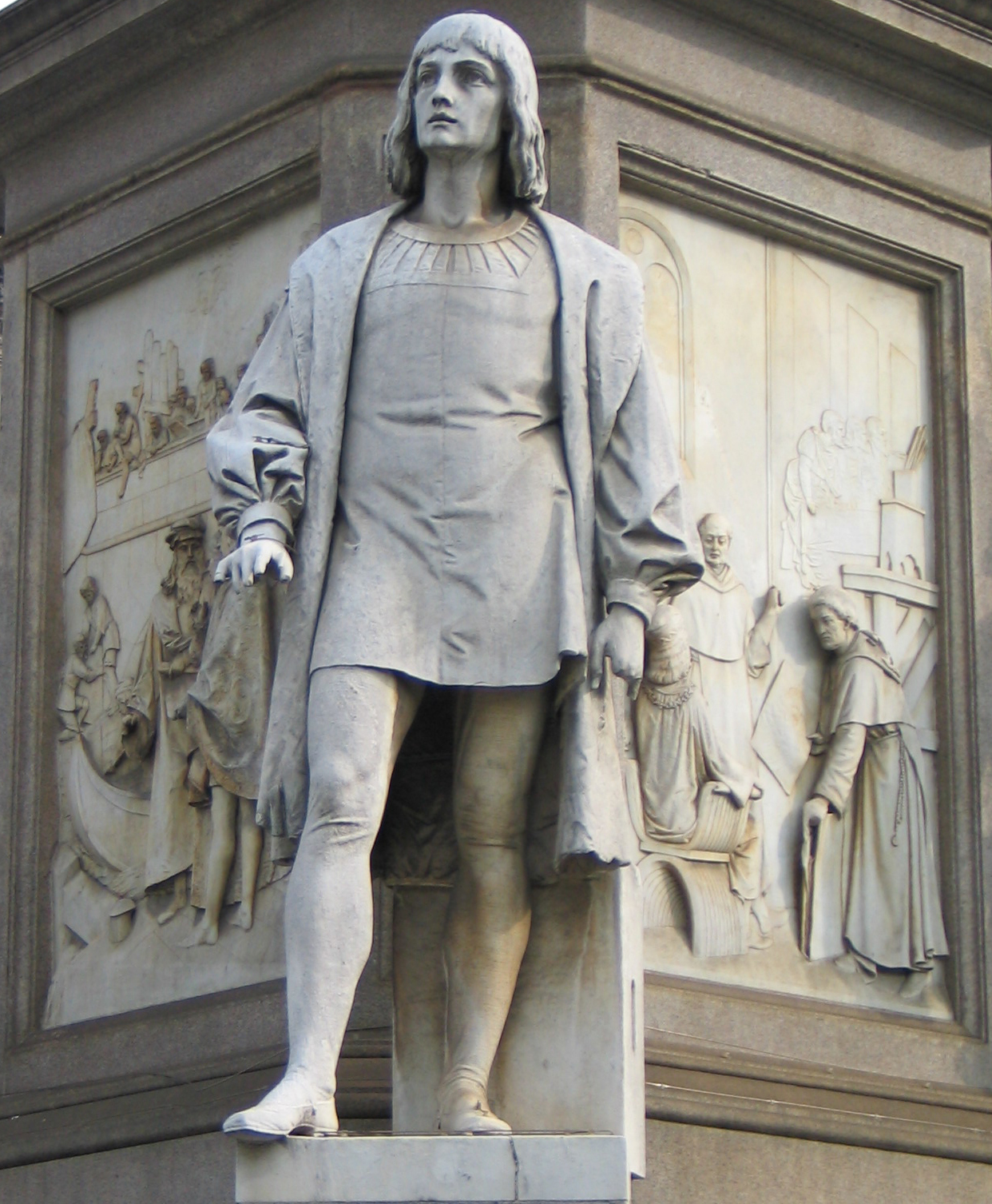 Statue of Cesare da Sesto, Leonardo Monument, Milan.N. Barbatelli, 2013, ''Leonardo e Cesare da Sesto nel Rinascimento Meridionale'', CB Editor