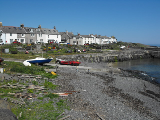 File:Craster Cottages - geograph.org.uk - 1363253.jpg