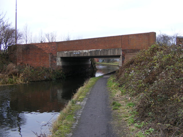 File:Dudley Road Bridge - geograph.org.uk - 1095788.jpg