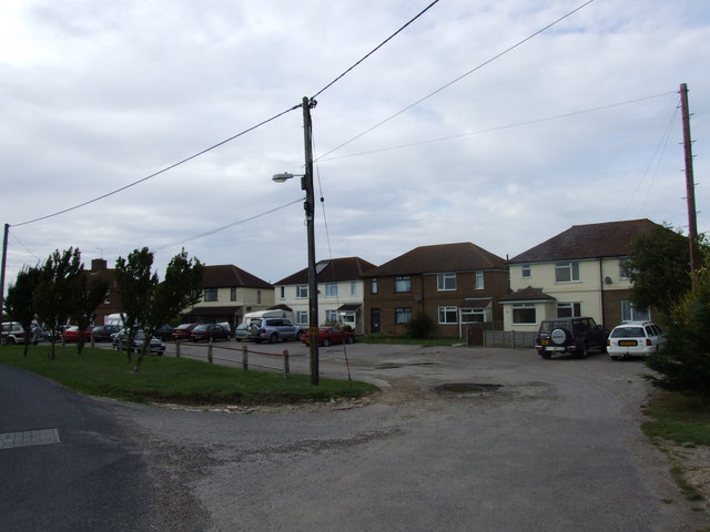 File:Eastbridge Road, near Dymchurch - geograph.org.uk - 1412585.jpg