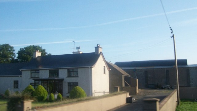 File:Farmhouse on the Castlewellan Road at The Square - geograph.org.uk - 1476627.jpg