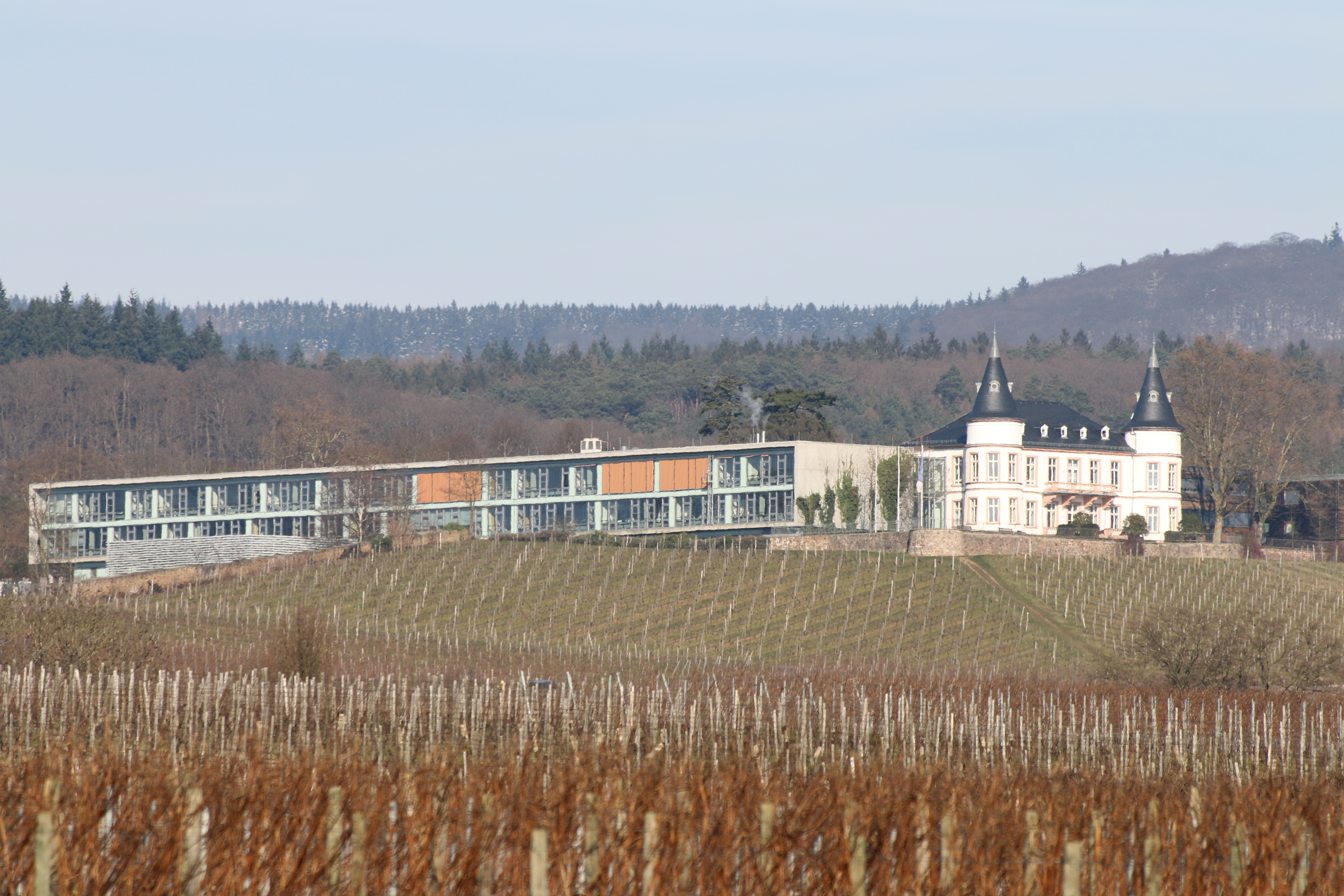 File Johannisberg Schloss Und Internat Hansenberg 1 Jpg Wikimedia Commons