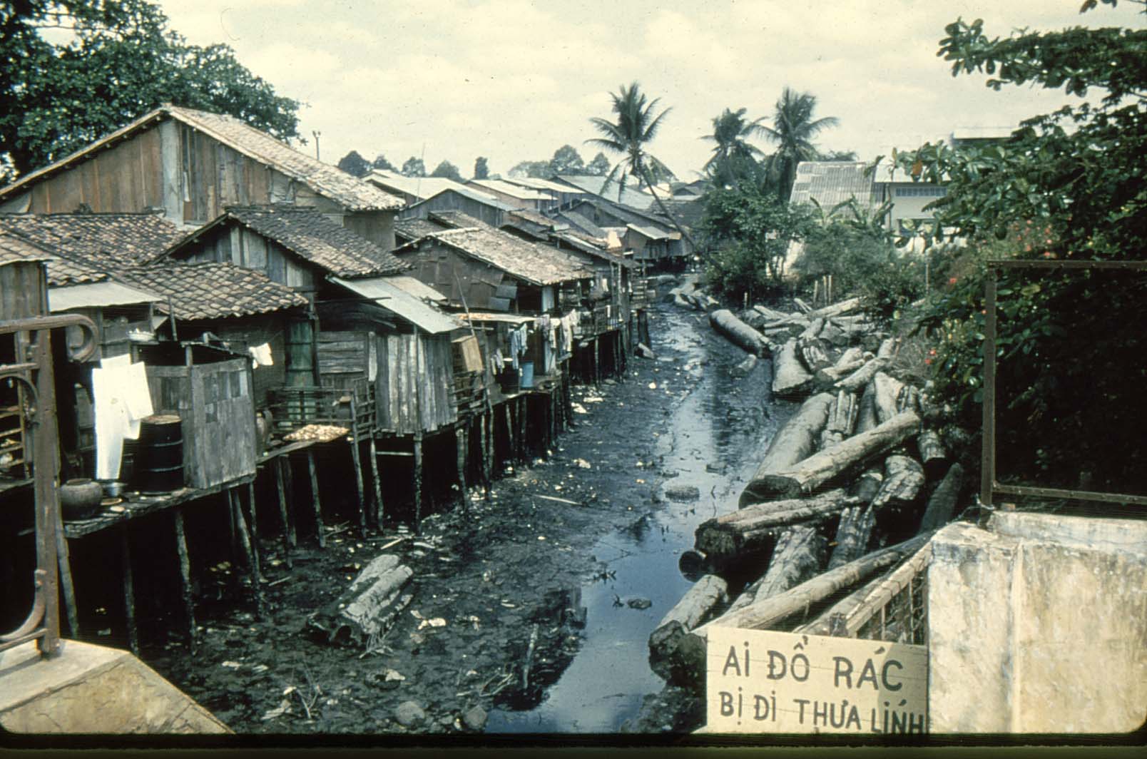 Tập tin:Kenh nuoc den, Sai Gon 1956.jpg – Wikipedia tiếng Việt