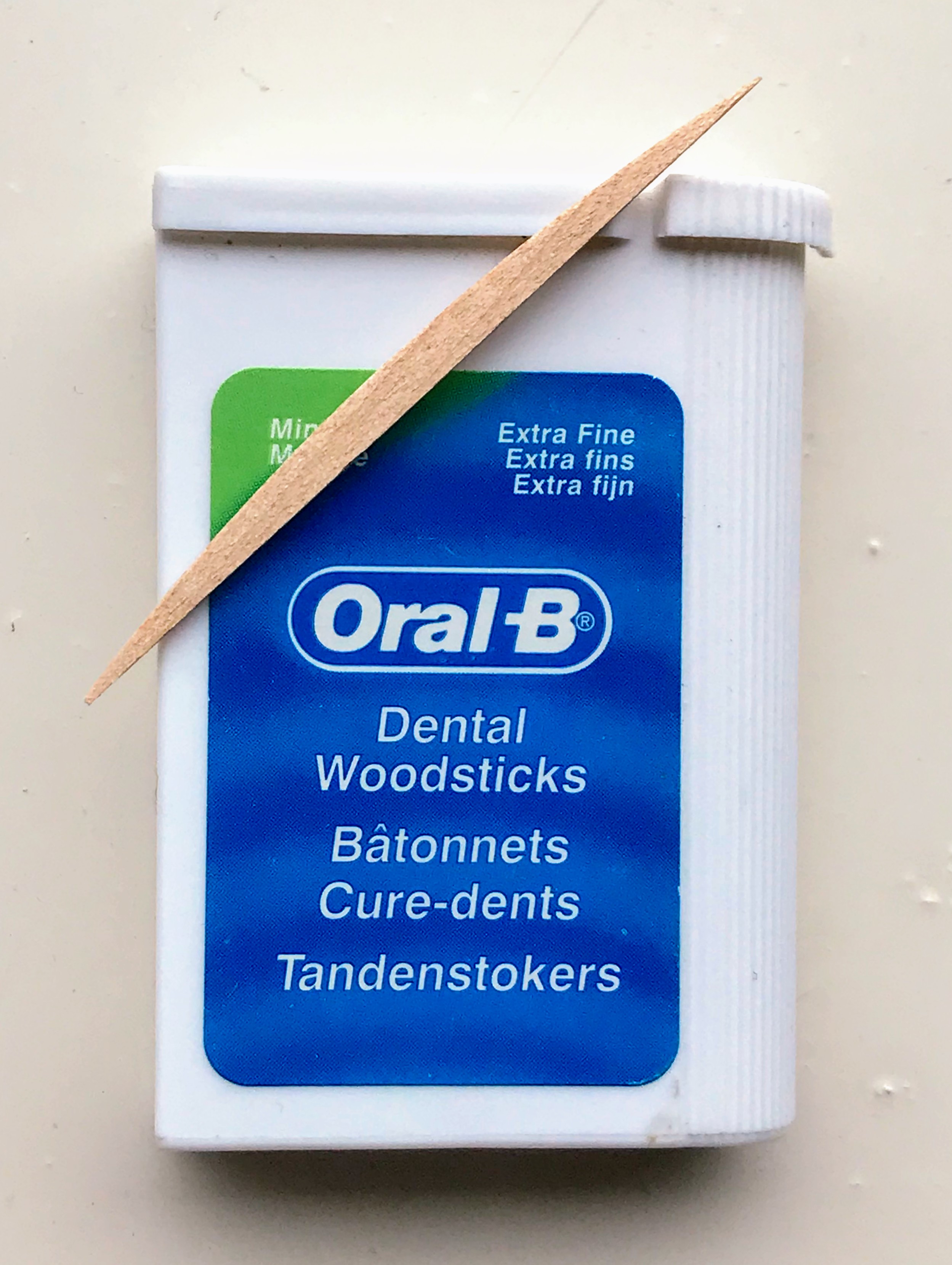 Kameraad gemakkelijk te kwetsen Oceanië File:Oral B toothpicks dental woodsticks.jpg - Wikimedia Commons