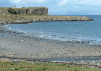 File:Port Donain - geograph.org.uk - 178063 rock platform and raised cliff.jpg