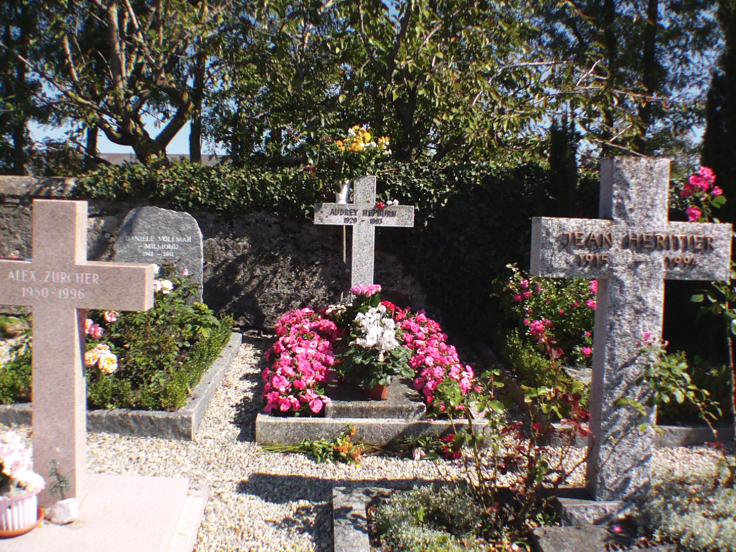 File:Resting Place of Actress Audrey Hepburn,first Person to Sing ...