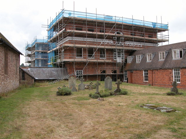 File:Restoration work on Kyre House - geograph.org.uk - 224309.jpg