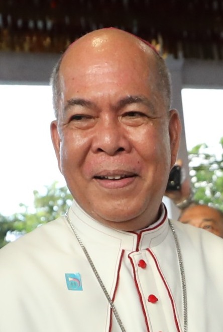 Romulo Valles Balangiga bell turnover (cropped)