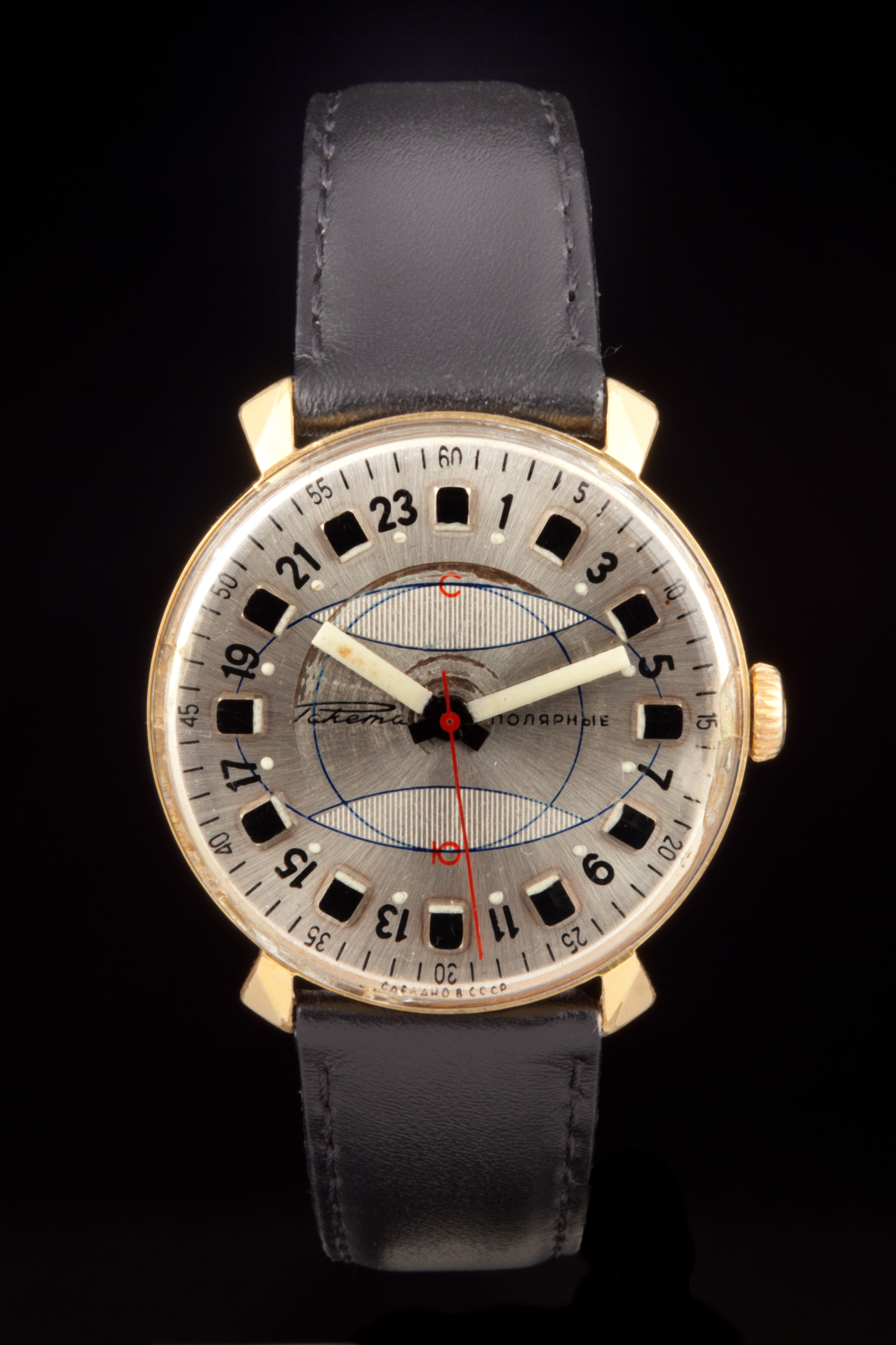File:Russian Polar Expedition watch from 1969 (front).jpg - Wikimedia ...