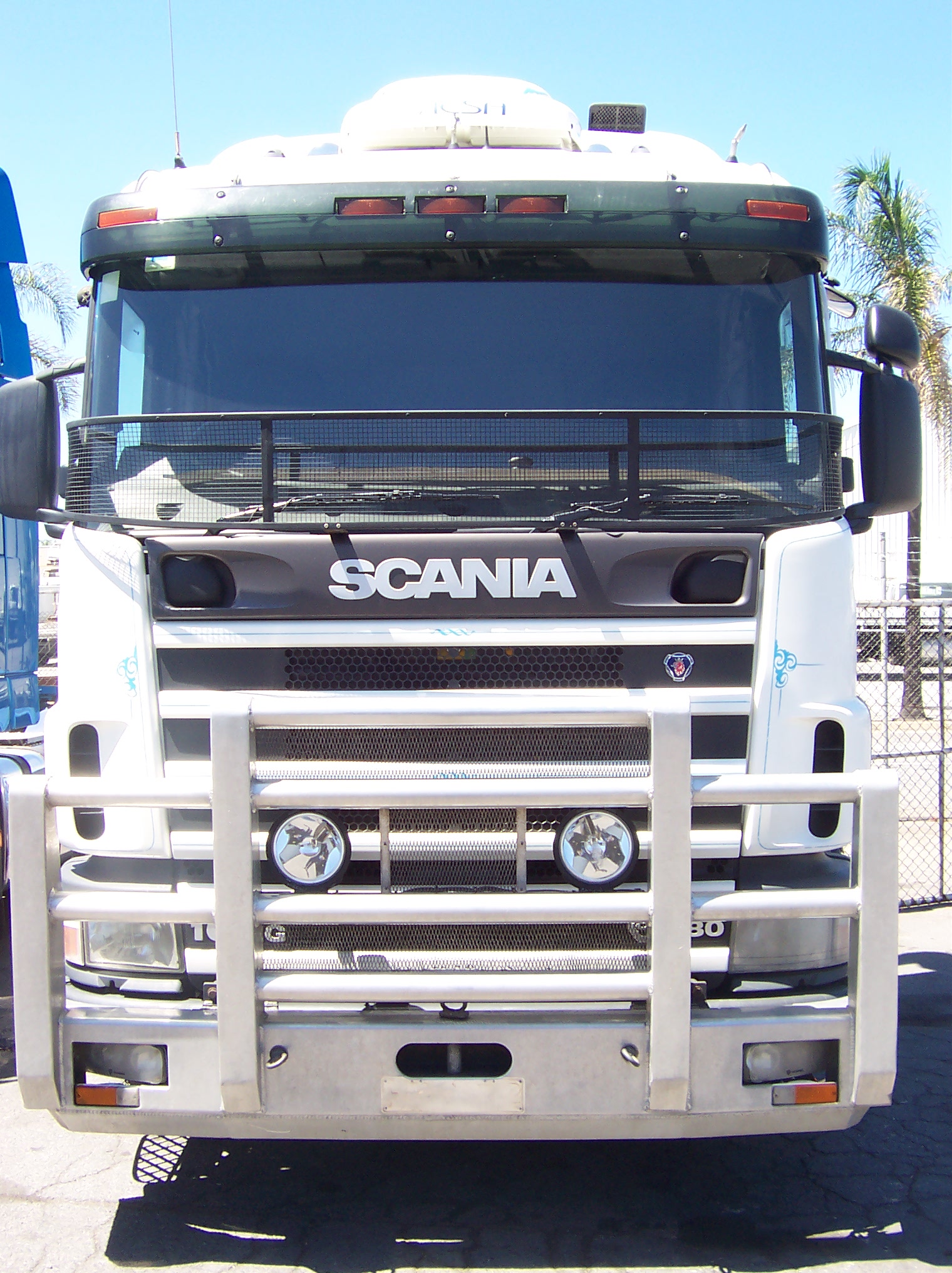 File:Scania V8 prime mover.jpg - Wikimedia Commons