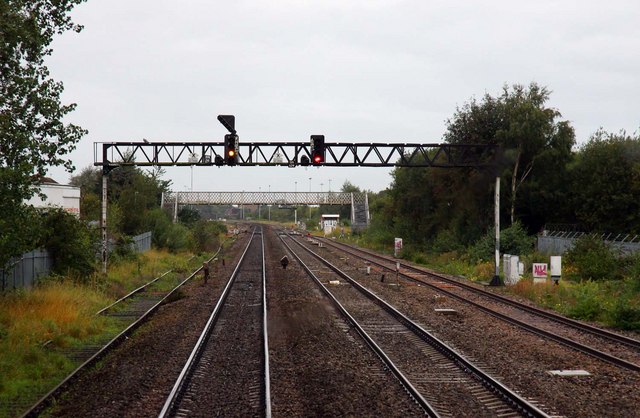 File:Signal gantry in Swindon - geograph.org.uk - 1550323.jpg