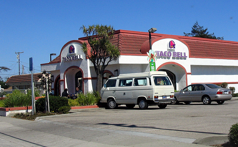 File:Tacobellrestaurant.jpg