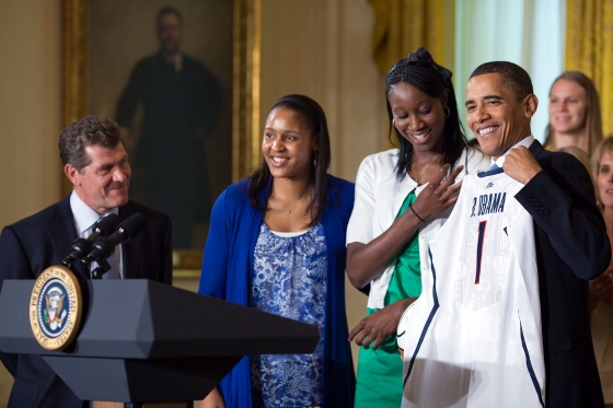 File:UConn women's basketball team at the White House 2010-05-17 1.jpg