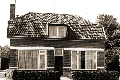 File:Voormalige dienstwoning Deurne.jpg