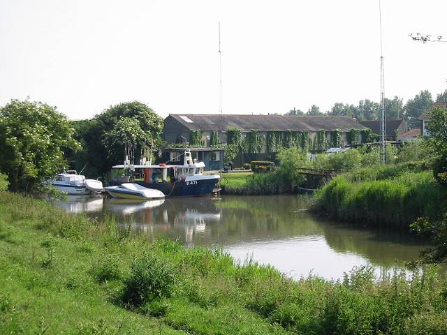 File:Western end of Stonar Cut - geograph.org.uk - 454842.jpg