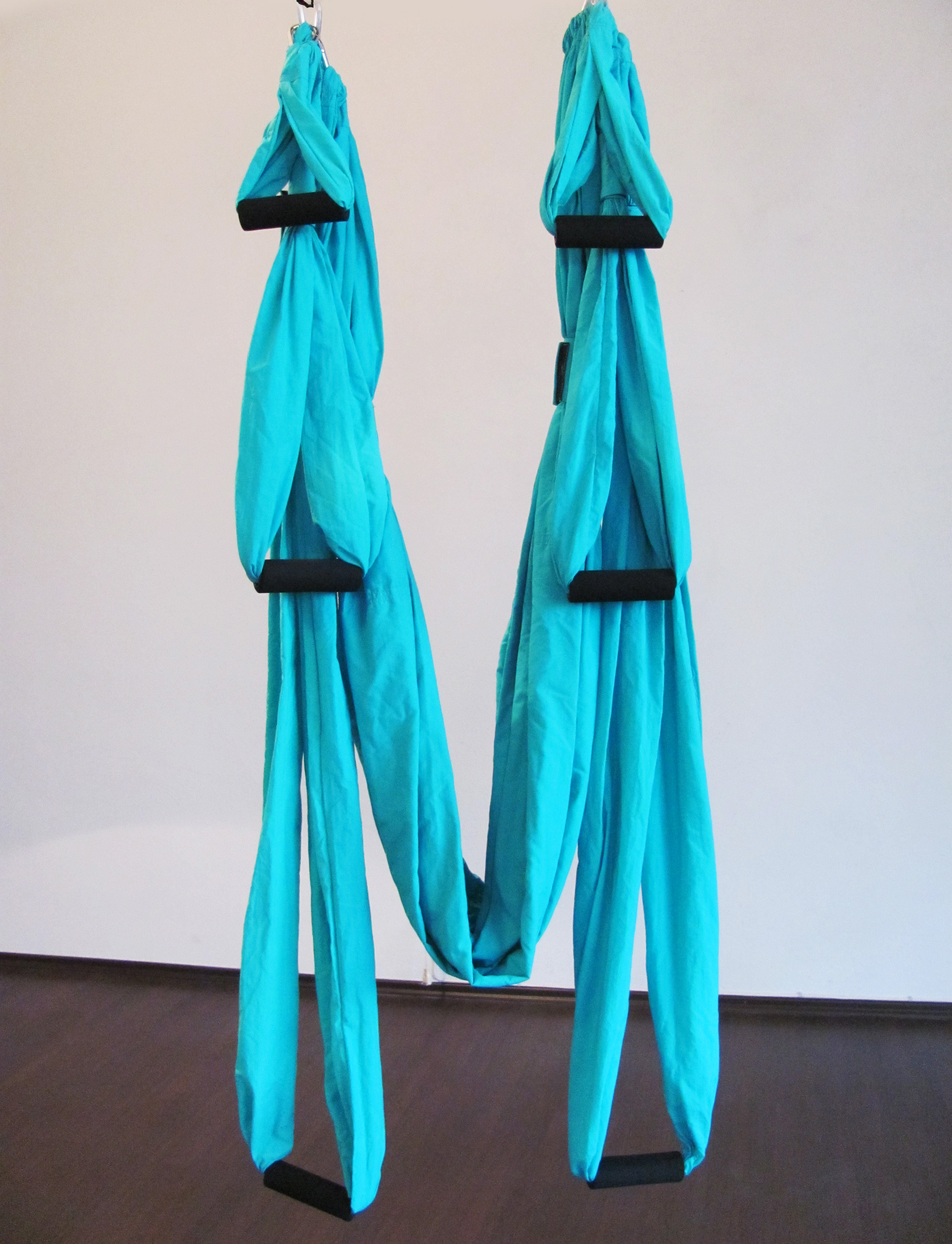 File:Yoga Swing for inversion therapy, spinal care, aerial yoga.jpg -  Wikipedia