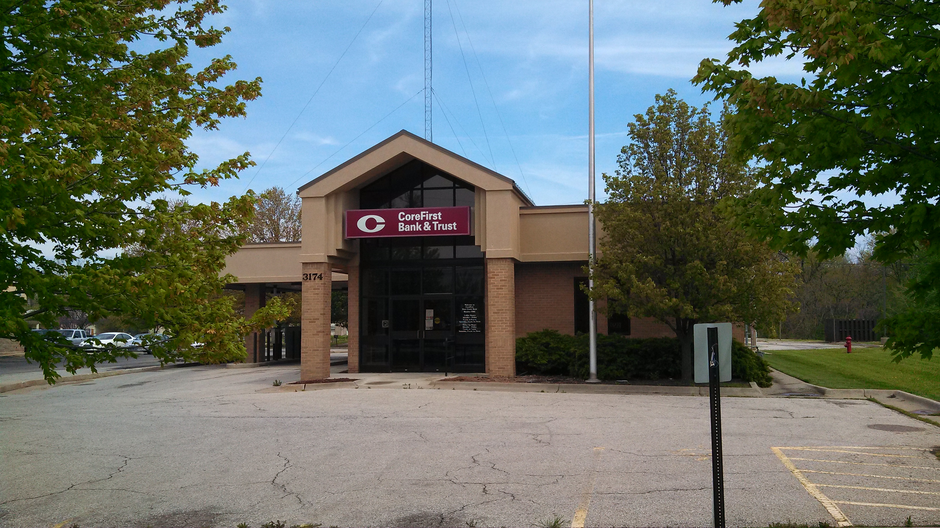 File:3174 southeast sixth Avenue Topeka Kansas CoreFirst Bank and  Trust.jpeg - Wikimedia Commons