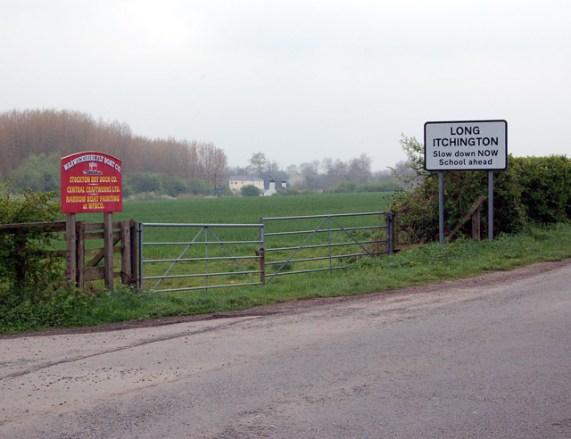 File:Approaching Long Itchington - geograph.org.uk - 1257468.jpg