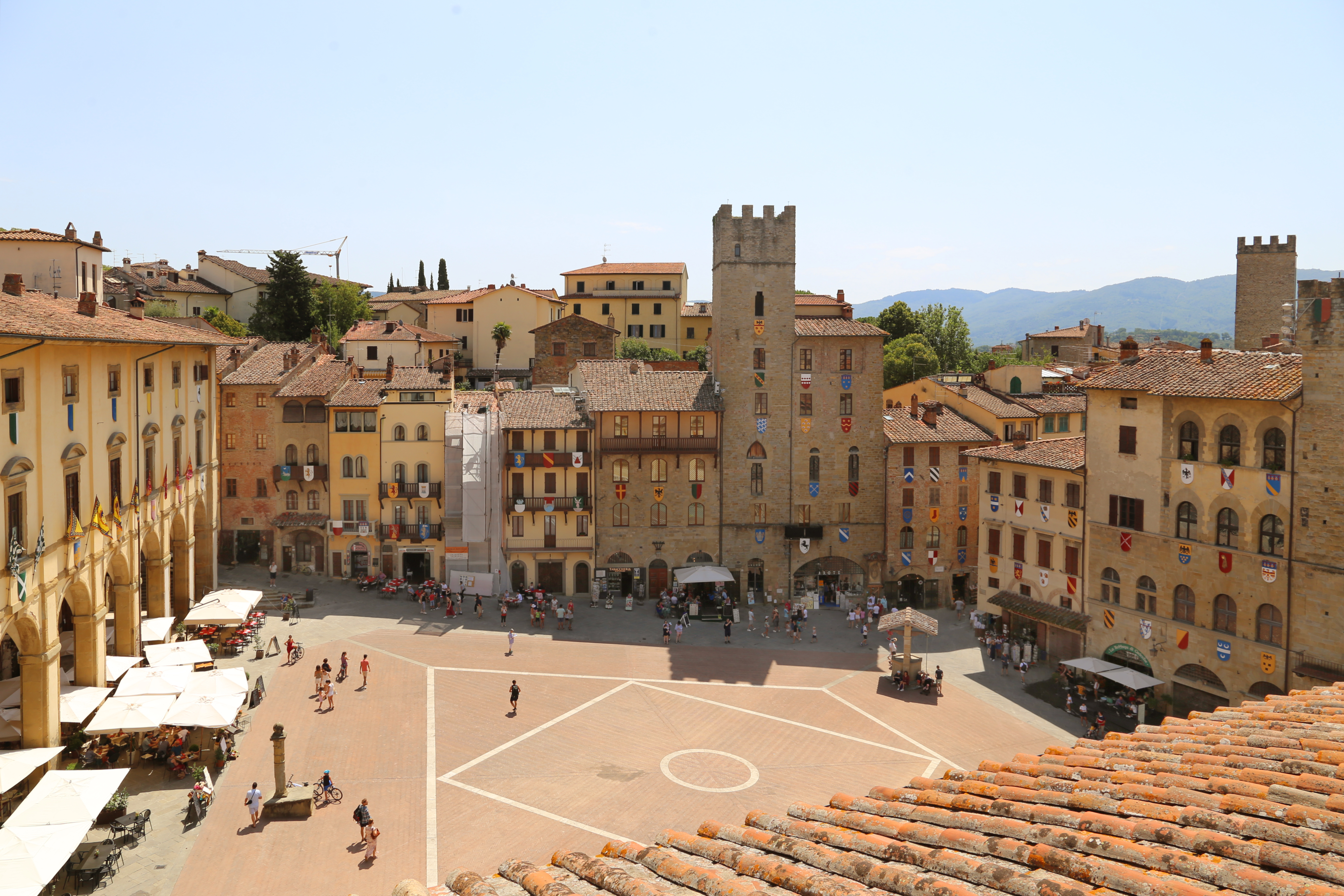 File Arezzo fraternita dei laici veduta su piazza grande.jpg