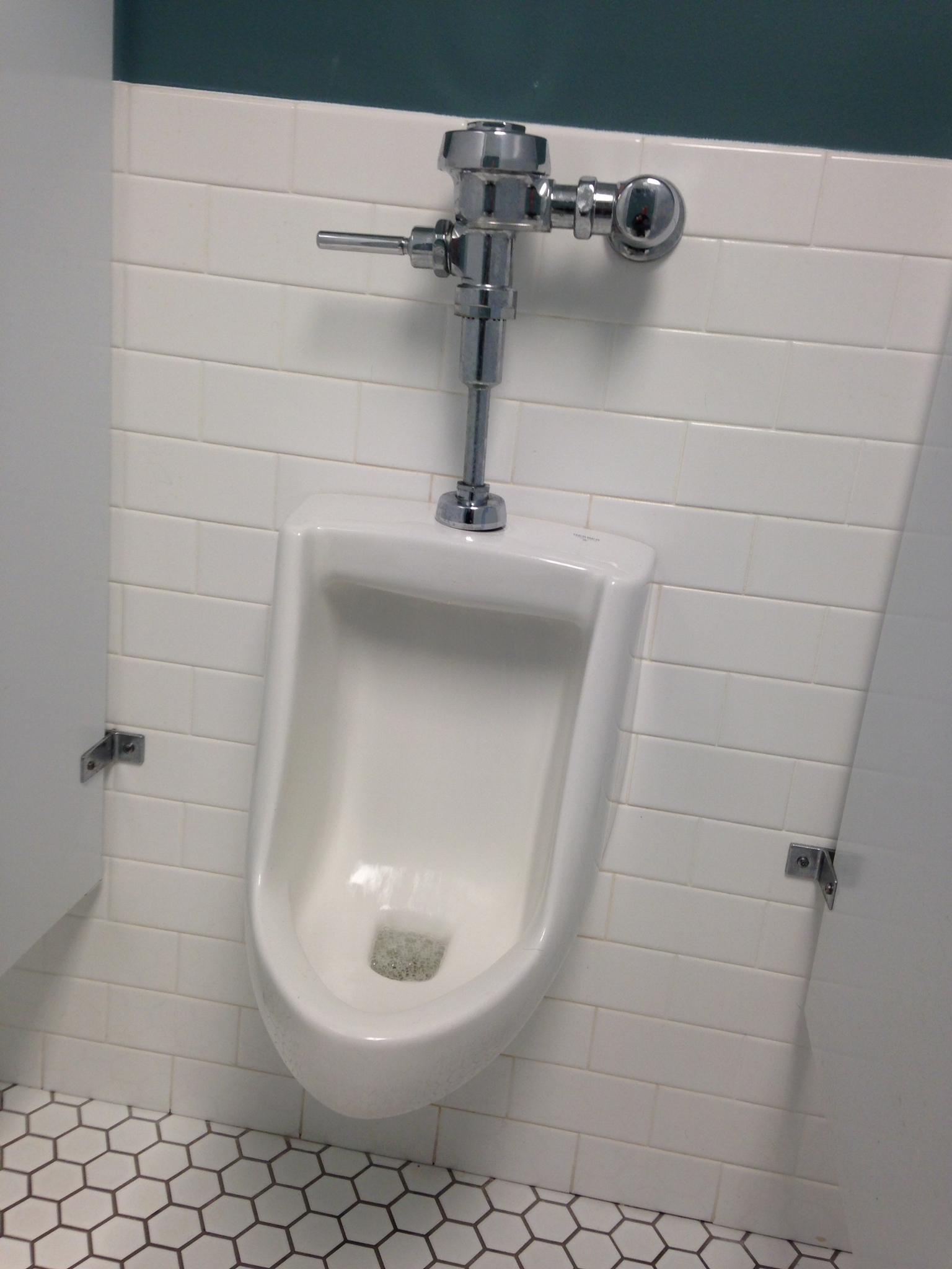 File Bathroom Urinal Wikimedia Commons