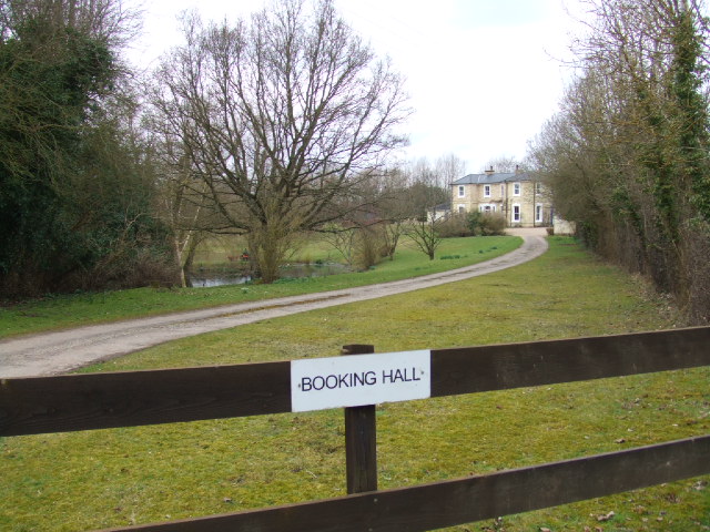 File:Booking Hall, Bartlow - geograph.org.uk - 3379510.jpg