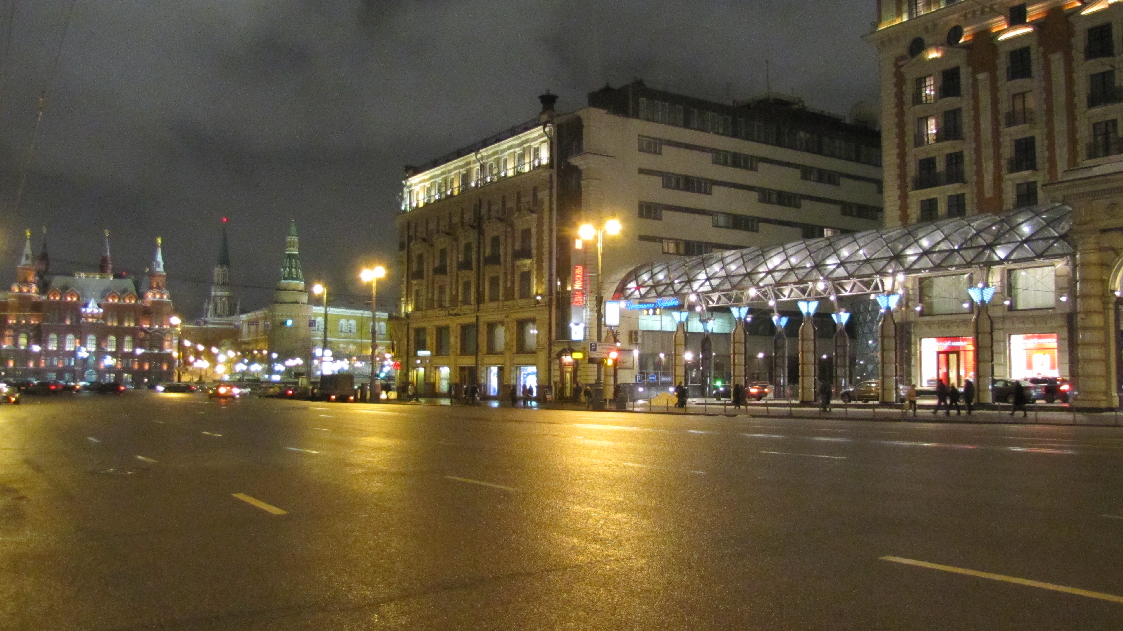 File Calle Tverskaya Street Museo Estatal De Historia Carrera Y Carrera Ritz Carlton Moscow Jpg Wikimedia Commons