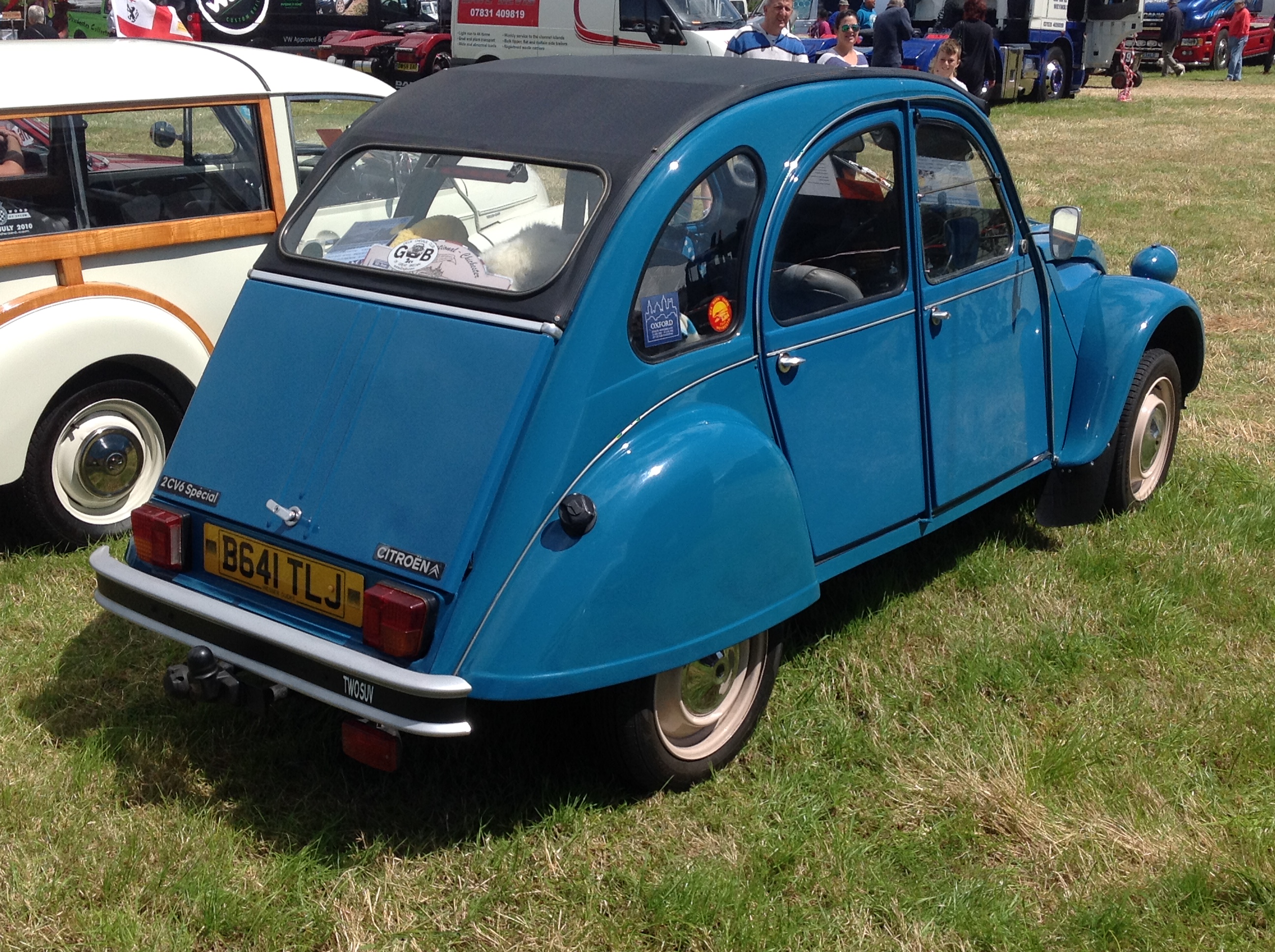 Citroen 2cv fourgonnette Ferrari