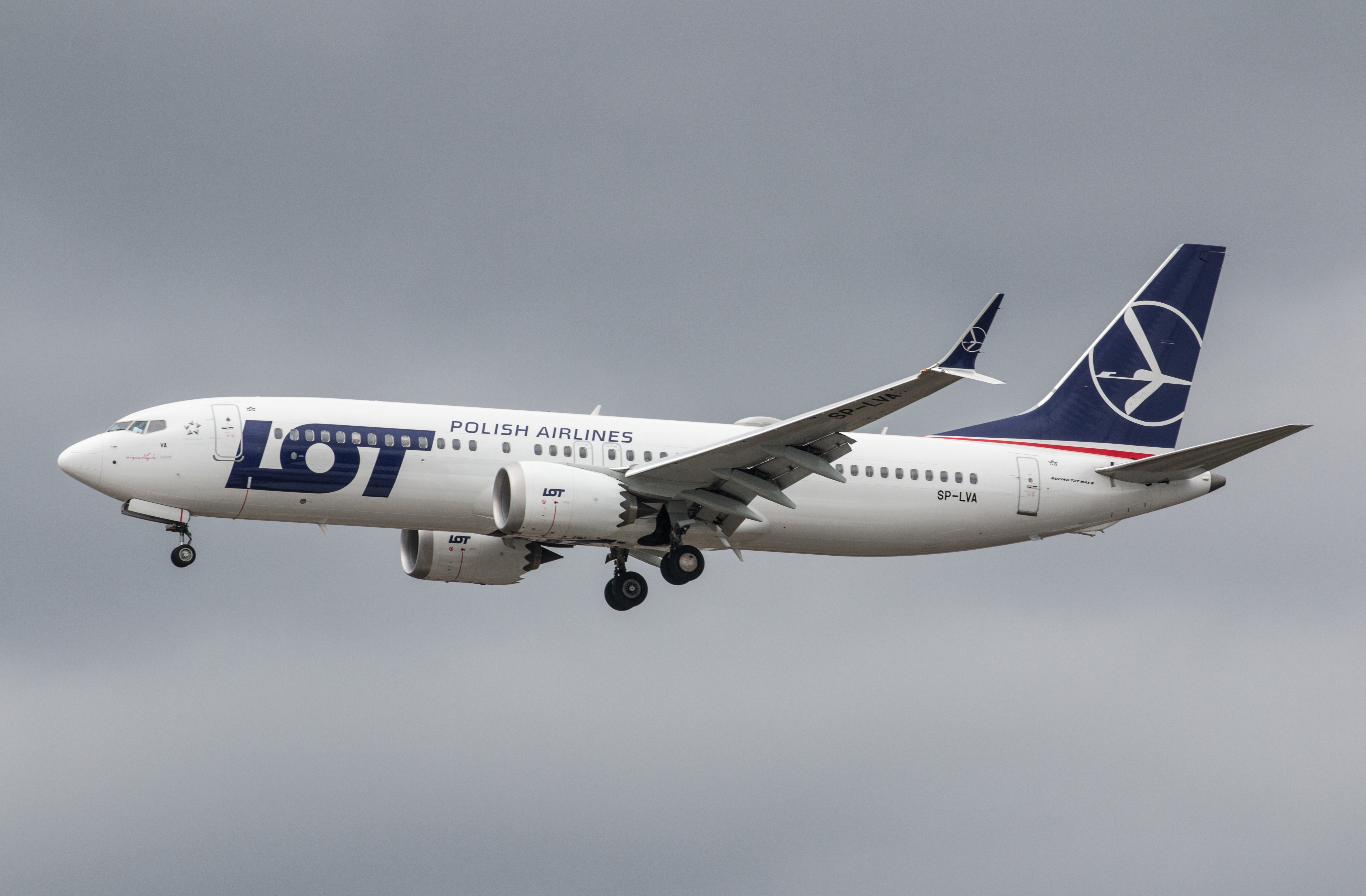 File:EGLL - Boeing 737 Max - LOT - SP-LVA (42176313520).jpg - Wikimedia  Commons