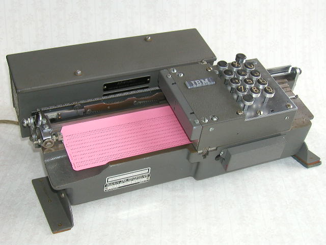 File:IBMカード穿孔機.JPG