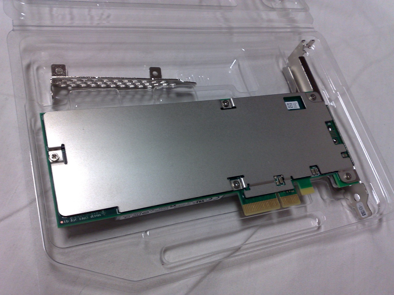Archivo:Intel SSD 750 series, 400 GB add-in card model, bottom view.jpg -  Wikipedia, la enciclopedia libre