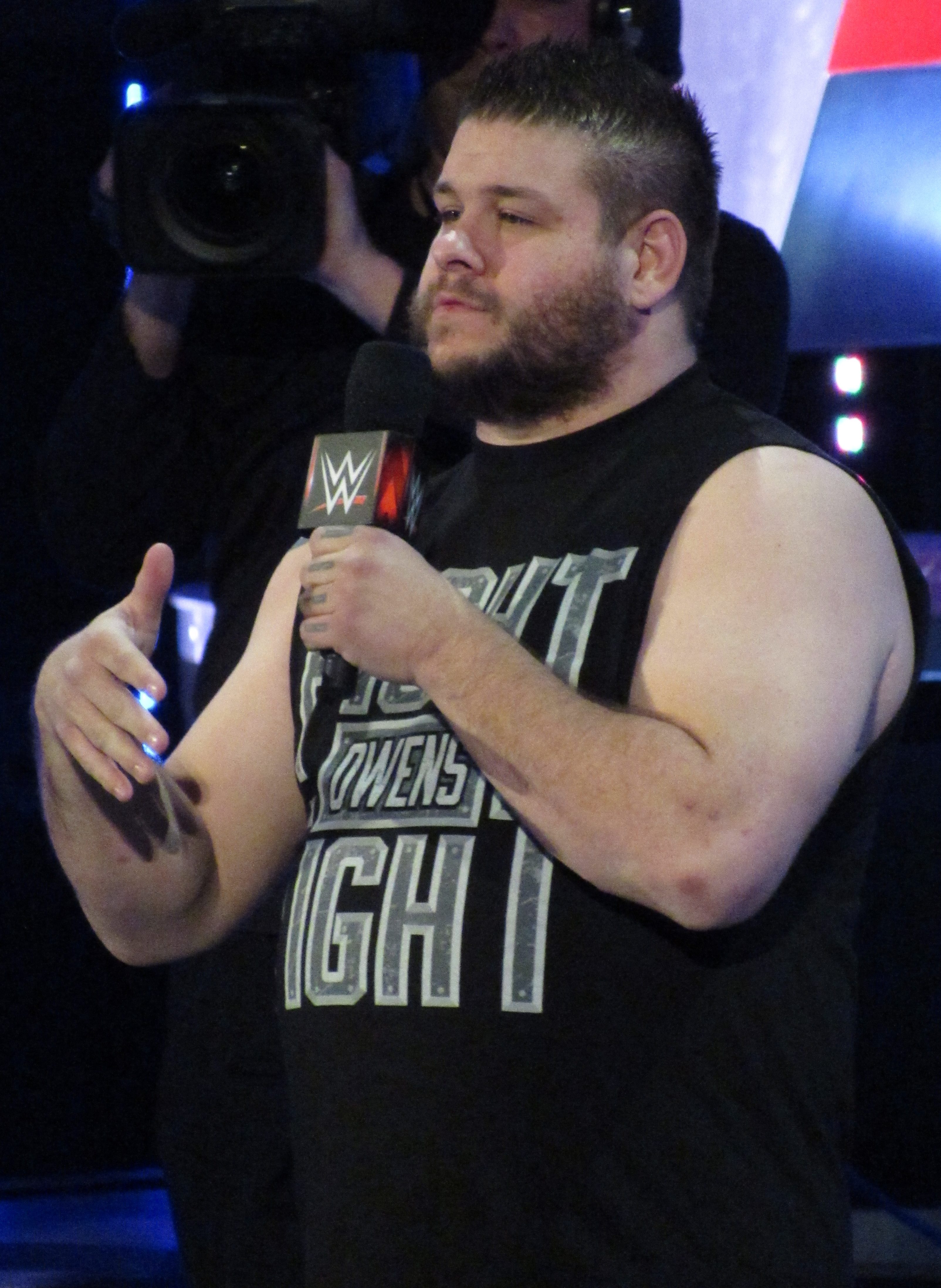 Concours de popularité de fin d'année, édition 2016 Kevin_Owens,_wrestler,_2016