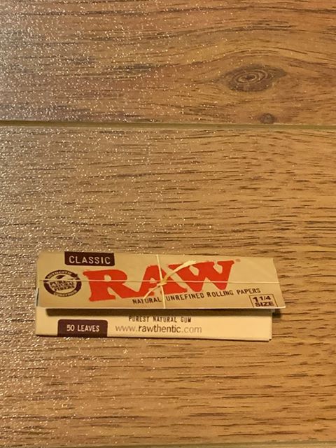 Tom Audreath punto cuidadosamente RAW (rolling papers) - Wikipedia