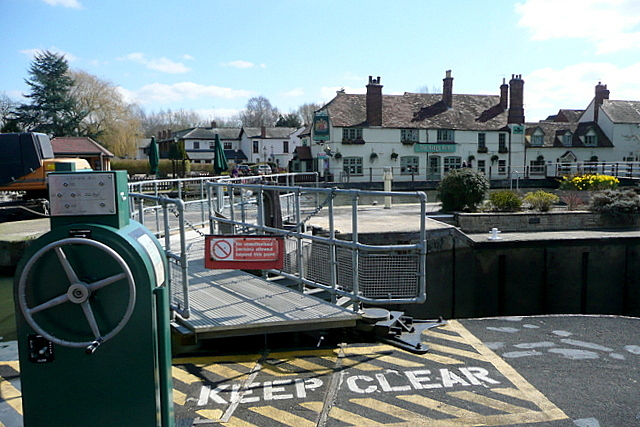 Sandford Lock - geograph.org.uk - 3401200