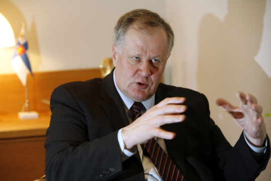 Seppo Kääriäinen, Member of the Finnish Parliament, ex-Minister (many ministerial positions) and ex-Speaker of the Finnish Parliament