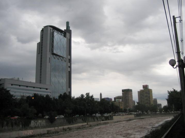 File:Telefónica Tower Mapocho Dusk Santiago Chile.jpg