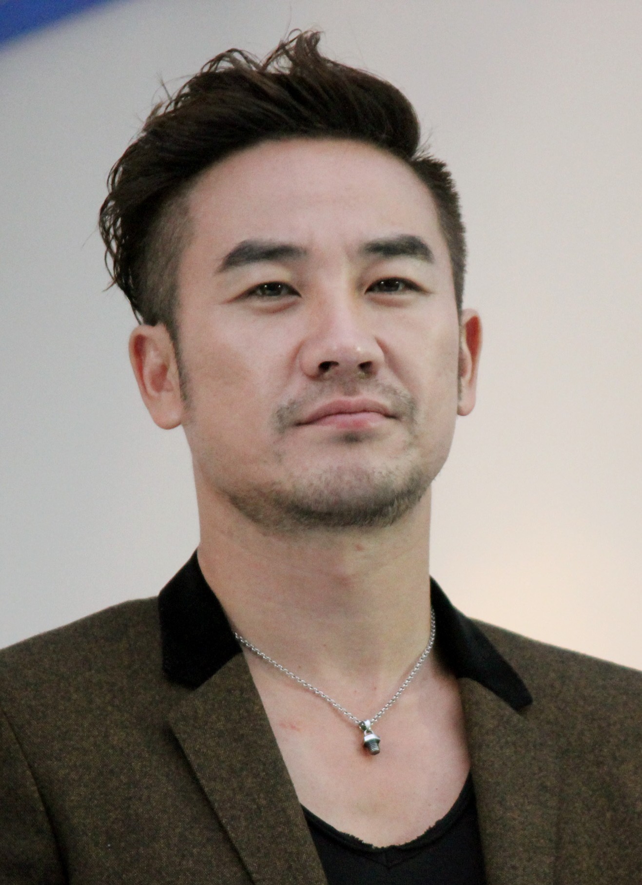 Uhm_Tae-woong_at_BIFF_2013_02.jpg