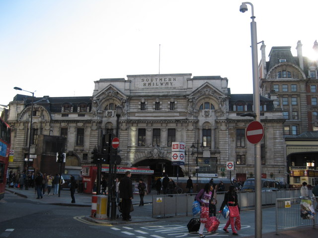 File:Victoria Station London, Southern Railway Building (geograph 1201572).jpg