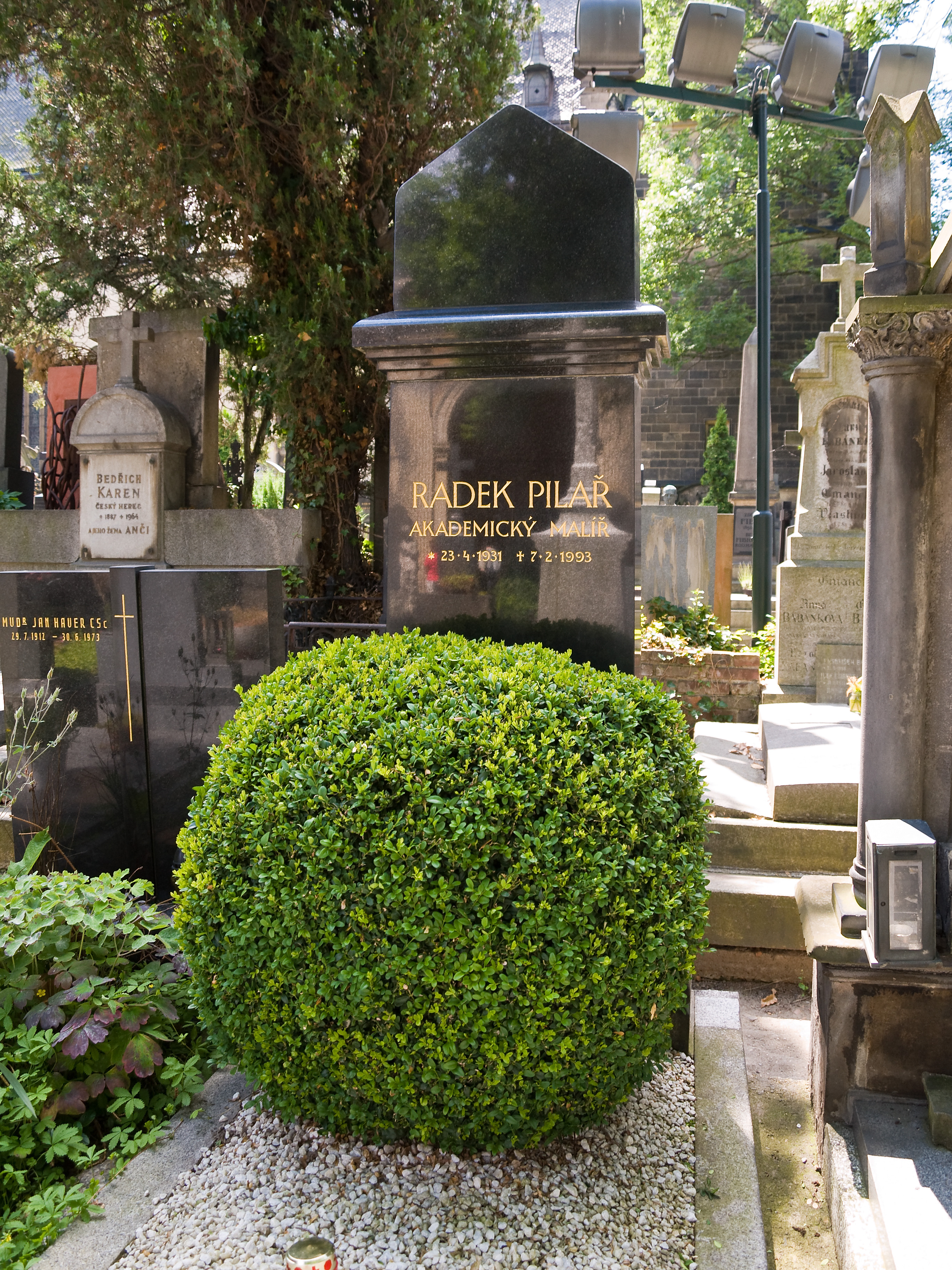 Radek Pilař's grave in the [[Vyšehrad Cemetery