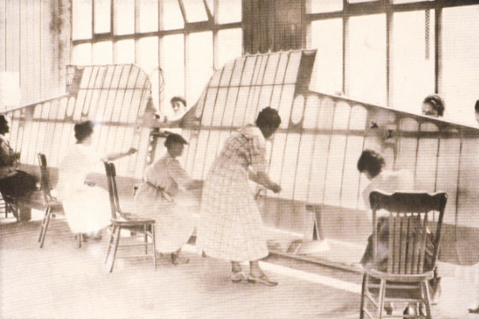 File:Women making Thomas-Morse MB-3A wings at the Boeing factory, ca. 1919-1922s.jpg